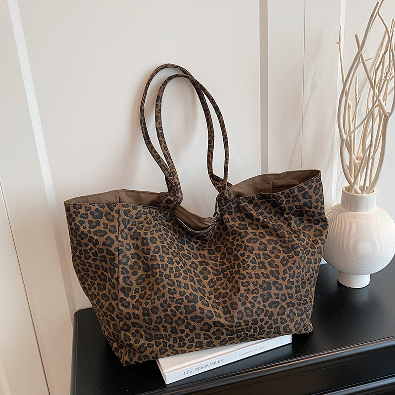 Women Bags Aldo - Modna torba typu tote z wzorem